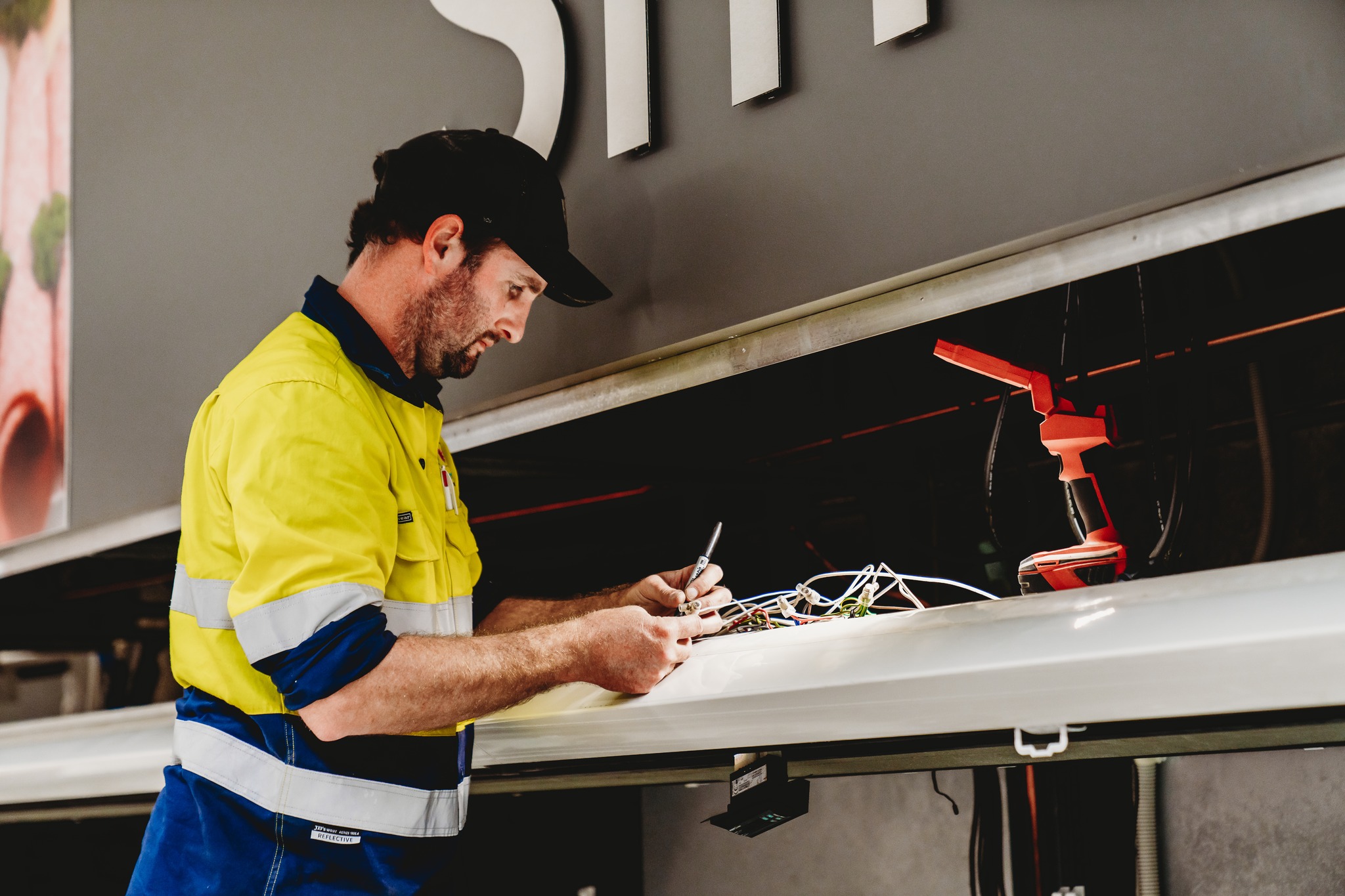 service-image